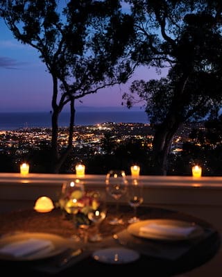 The Dining Room and Terrace en Belmond El Encanto